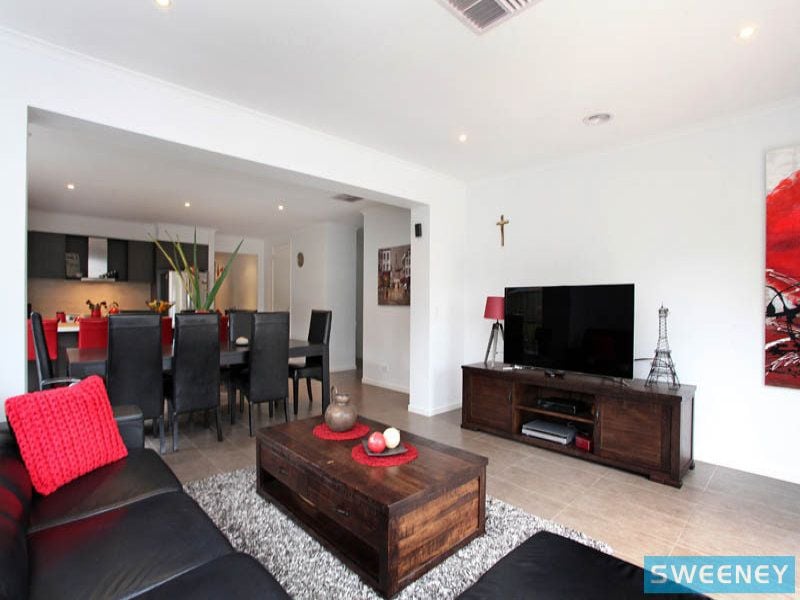 7 Gardenia Way, Caroline Springs - Thumbnail 5
