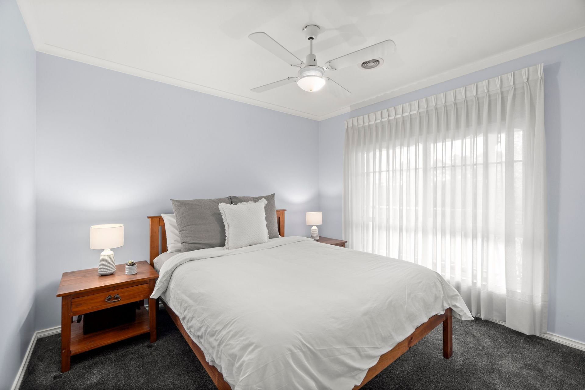 Perfect Family Living Across From Plenty River Gorge