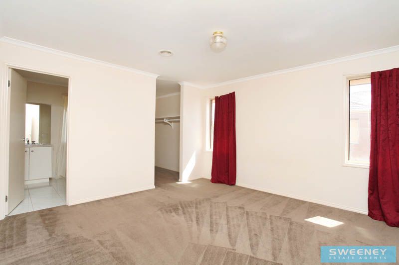 12 Gairdners Pass, Caroline Springs - Thumbnail 8