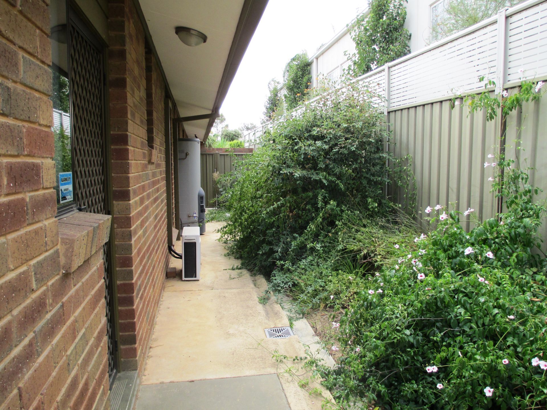 16 Golden Glade, Strathdale DCK Real Estate