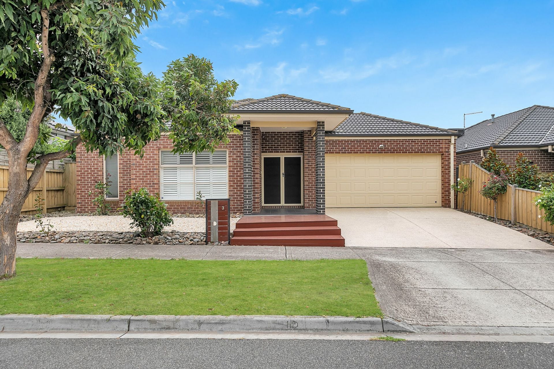 Stunning 3-Bedroom & Rumpus & Study Family Home in Epping – Spacious and Secure Living!