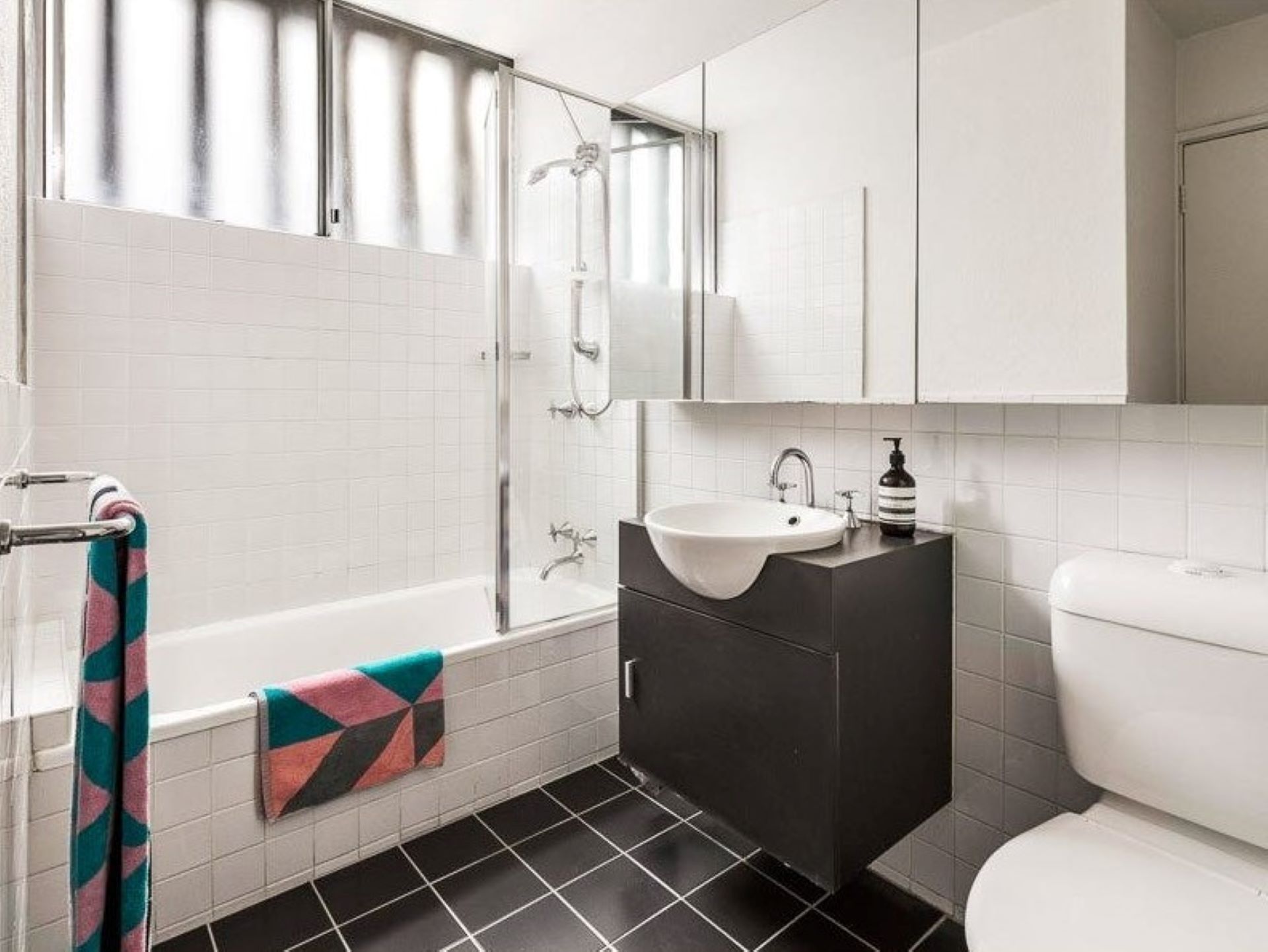 Stylish One Bedroom Apartment