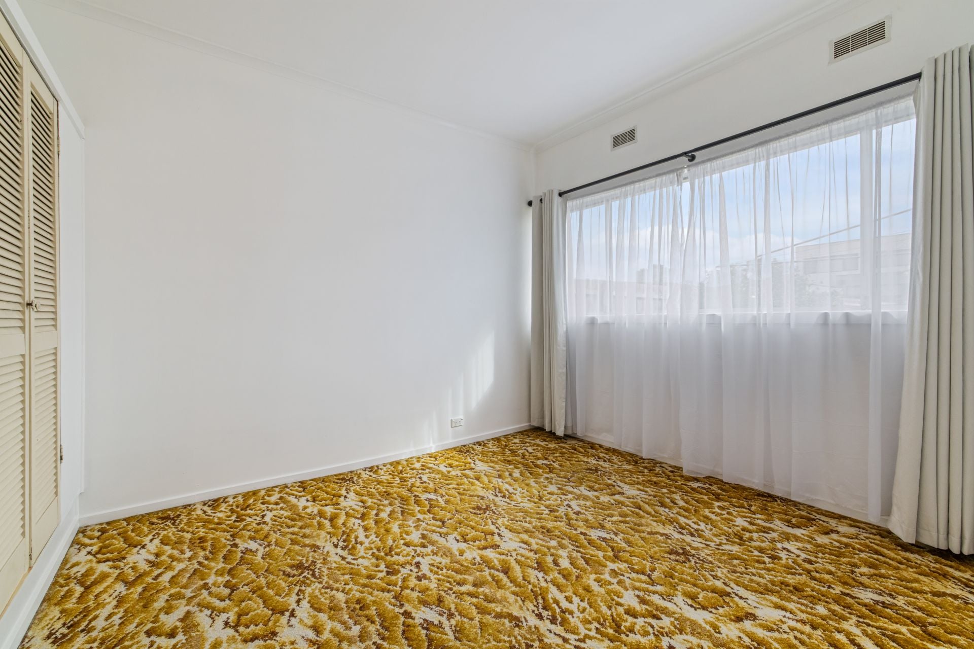 Spacious Home in Quiet Position