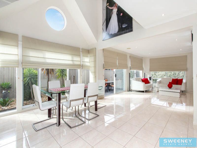 49 Oakview Parade, Caroline Springs - Thumbnail 4