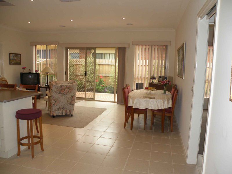 22 Paringa Avenue SOUTH MORANG, South Morang - Thumbnail 6