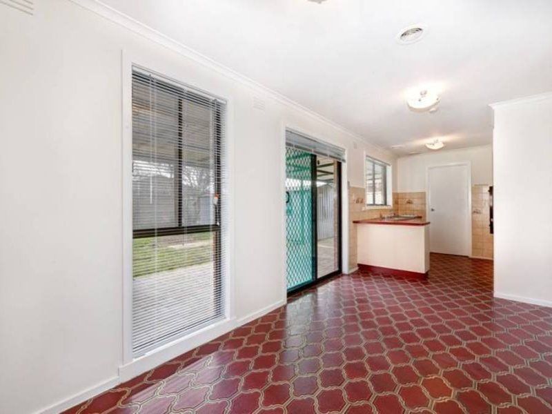 24 Edwards Drive, Altona Meadows - Thumbnail 3