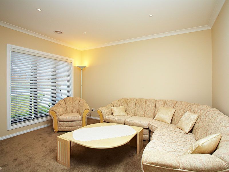 8 Cumberland Grove, Taylors Hill - Thumbnail 3