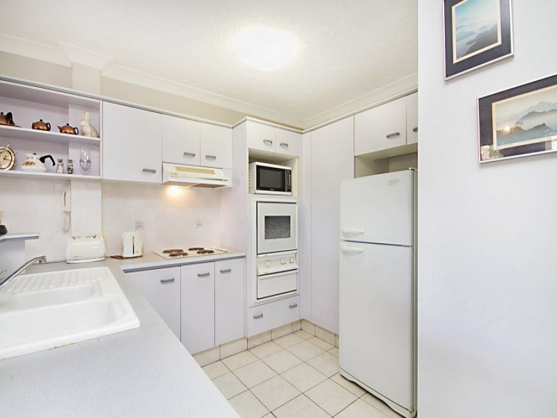 7/9 Ocean Street 'Ocean Cove' KIRRA QLD, ' Kirra - Thumbnail 3