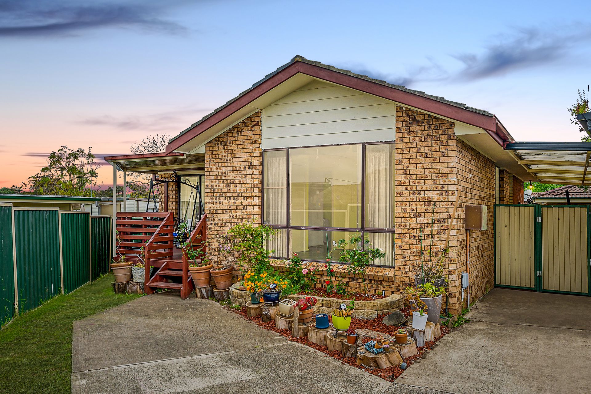 Real Estate For Sale 2/28 Wordsworth Avenue Leumeah , NSW