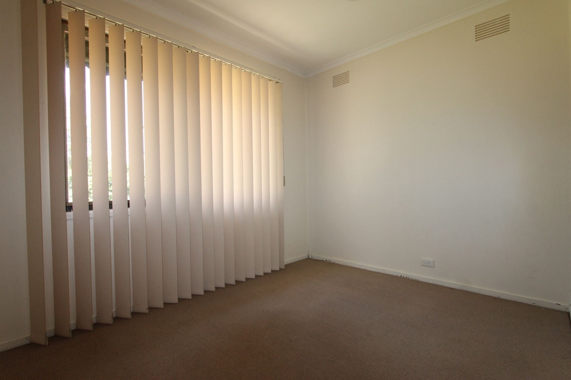 Spacious Family Home, Minutes to All!!!