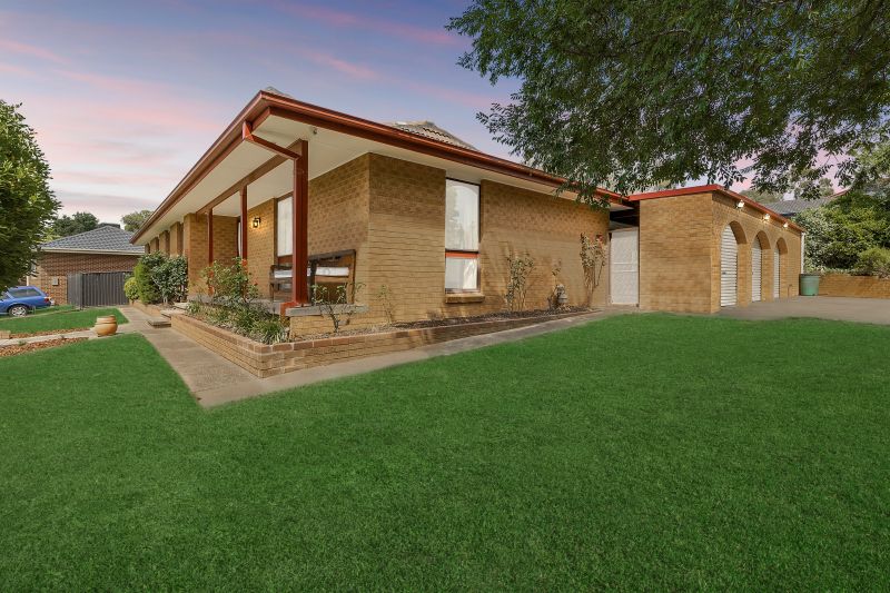 Real Estate For Sale 87 Shakespeare Crescent Fraser , ACT