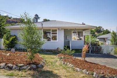 Lovely home and garden in a cul de sac location