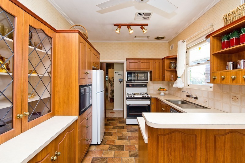 2 Nickels Avenue Park Holme 5043