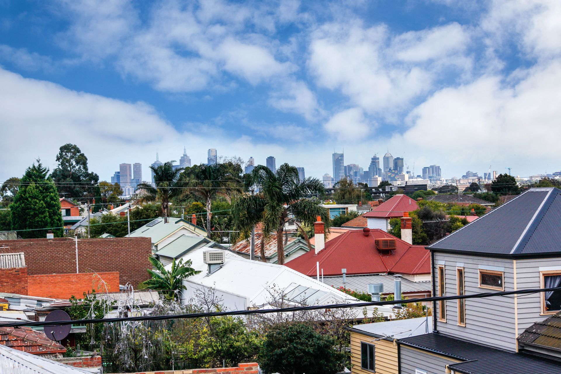 Brand New Studio Apartment with Envious City Views!