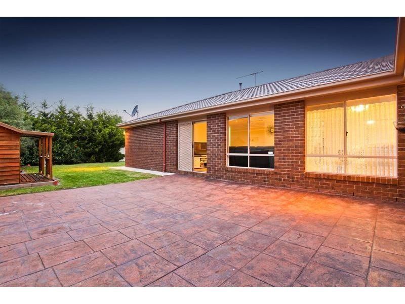 22 Lanaghan Avenue, Caroline Springs - Thumbnail 7
