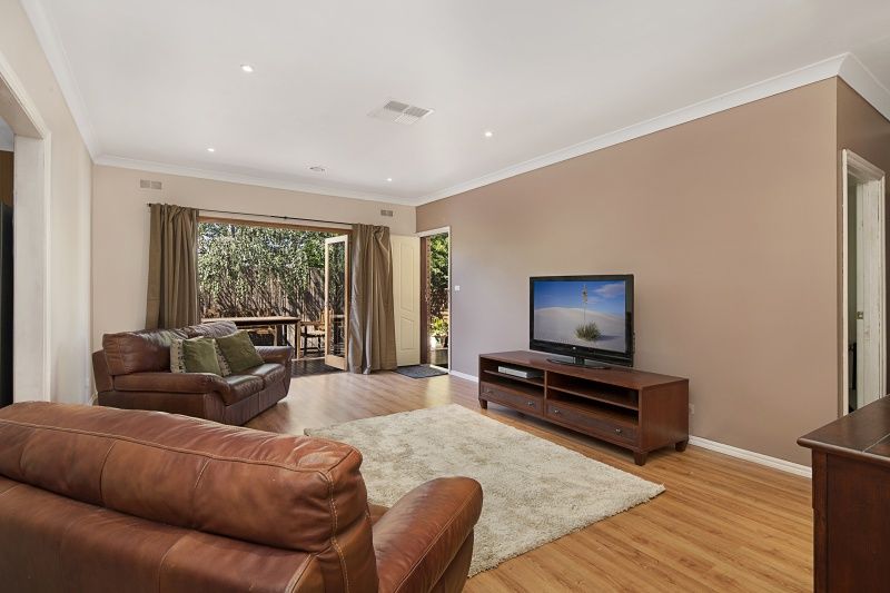 2/101 Powell Street, Yarraville - Thumbnail 3