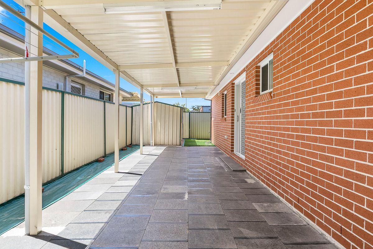 Real Estate For Lease 8a Hope Crescent Bossley Park , NSW