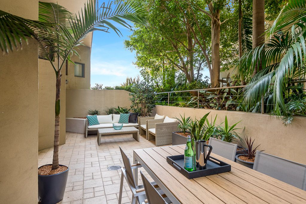 Fabulous Garden Apartment in the Dakota'