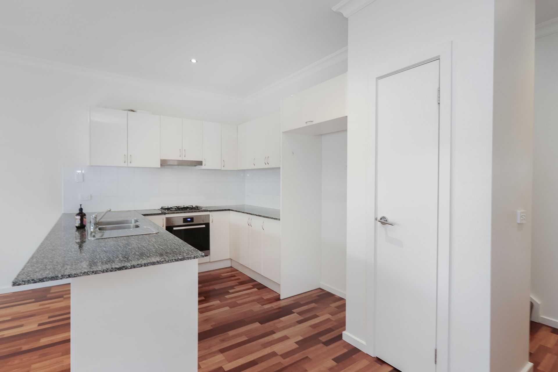 2/6 Baird Street Maidstone VIC, Maidstone - Thumbnail 4