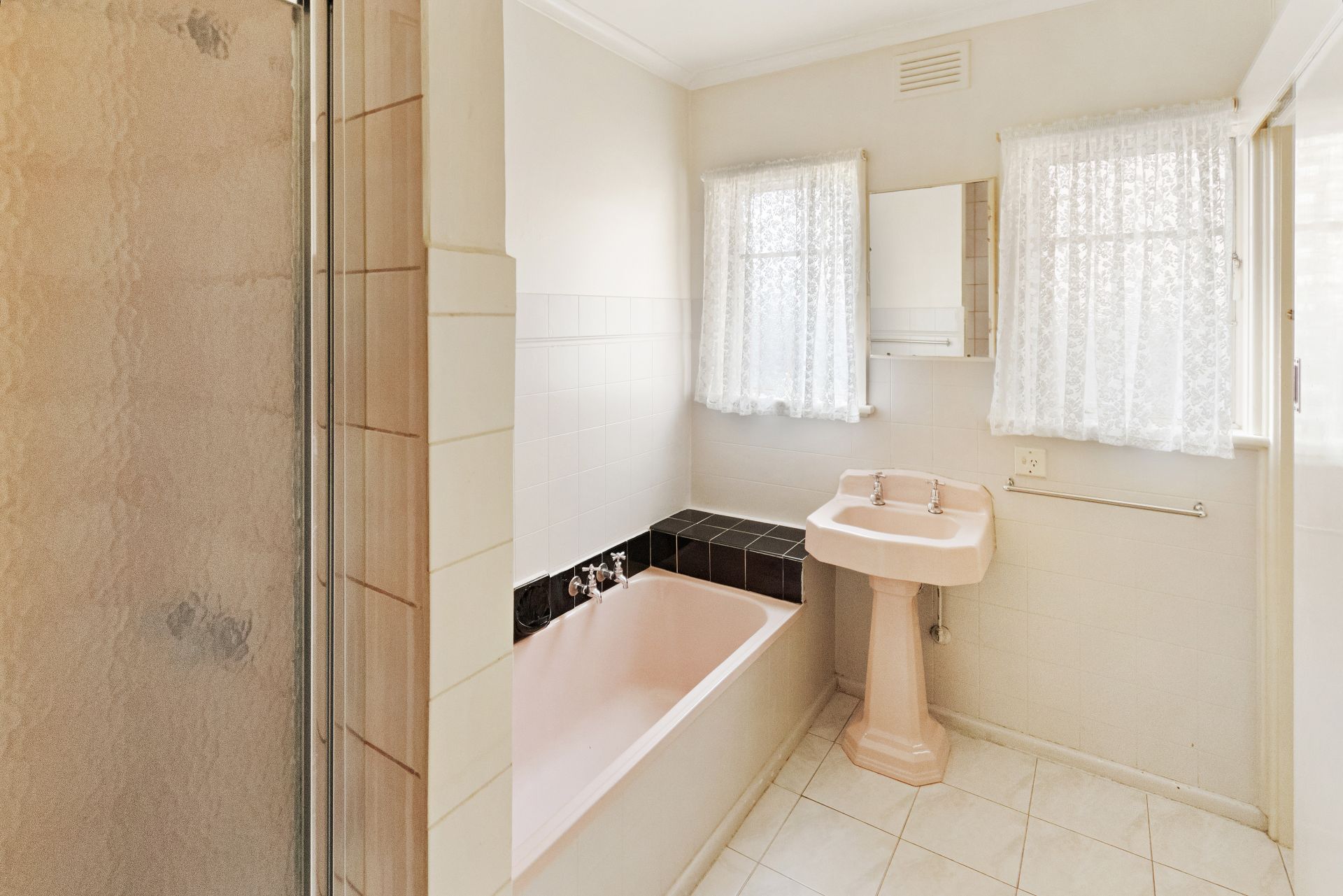 DO NOT MISS OUT THIS ON THIS SPACIOUS FAMILY HOME