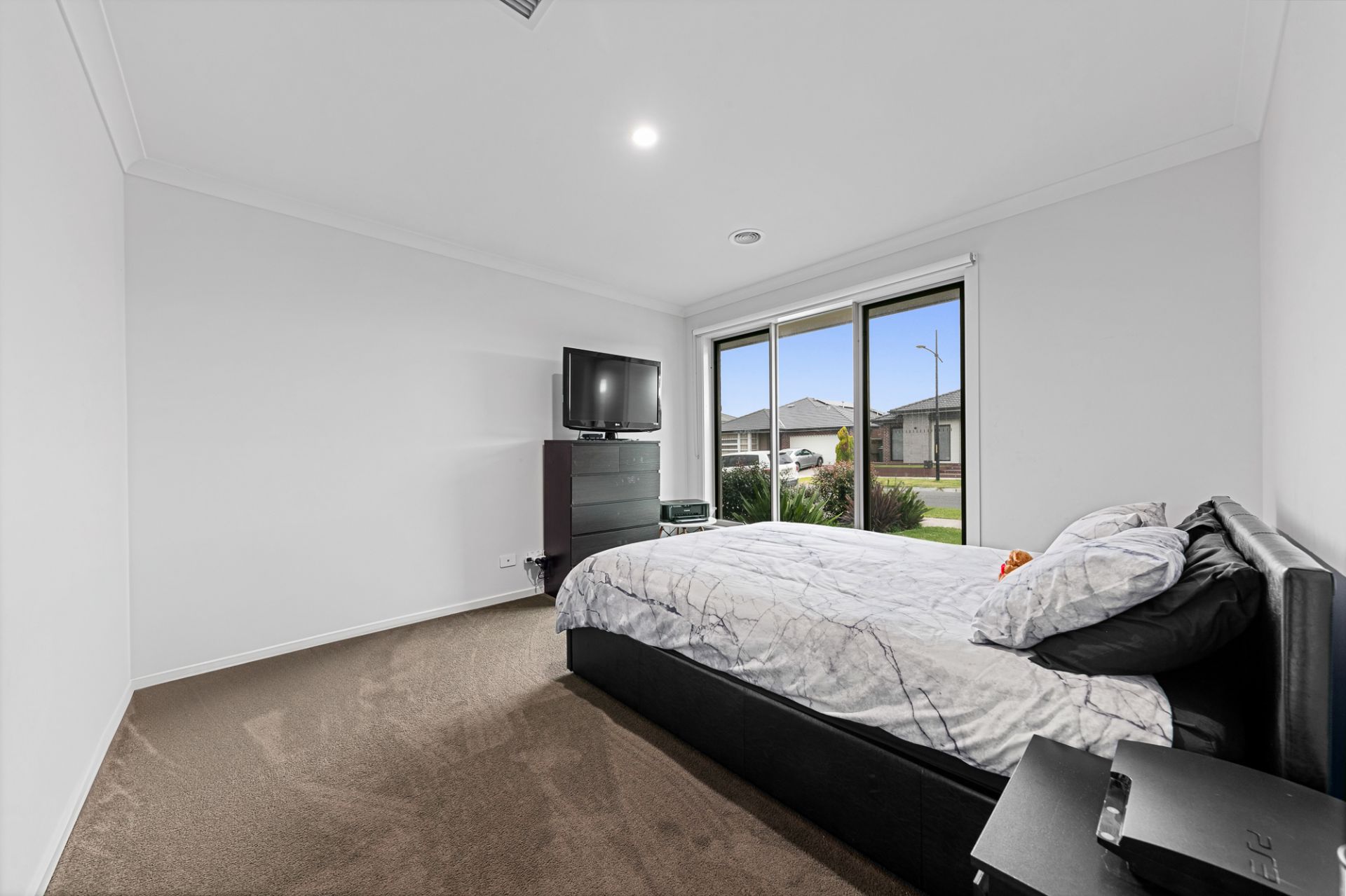 9 Huntley Street Cranbourne North VIC, Cranbourne North - Thumbnail 7