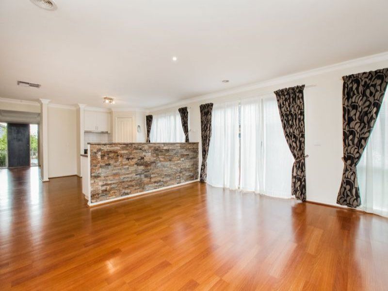 14 Oakview Parade, Caroline Springs - Thumbnail 5