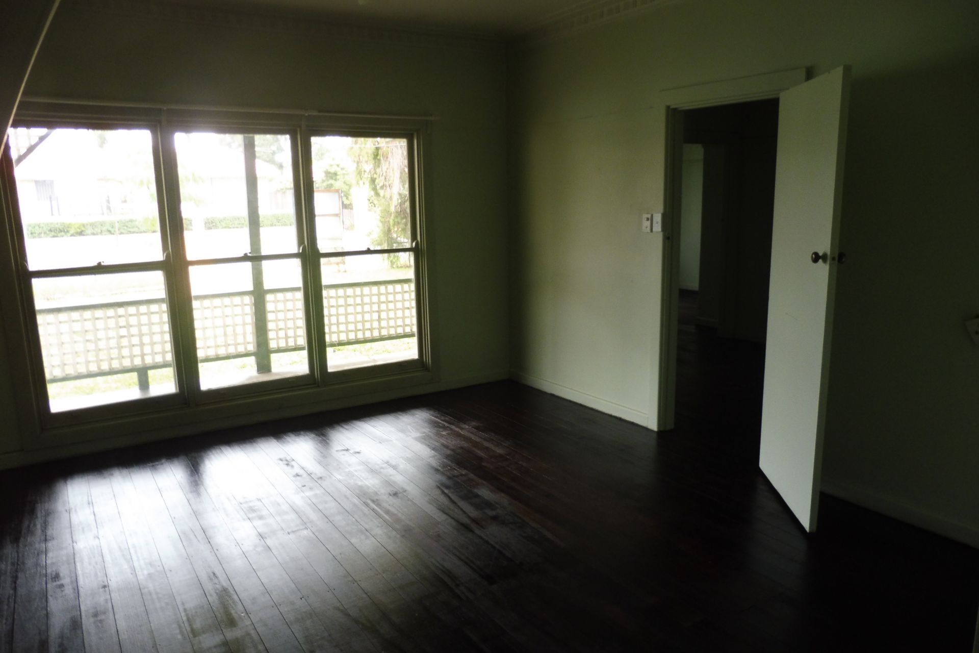 AFFORDABLE AND IN GREAT LOCATION!- 6 MONTH LEASE ONLY