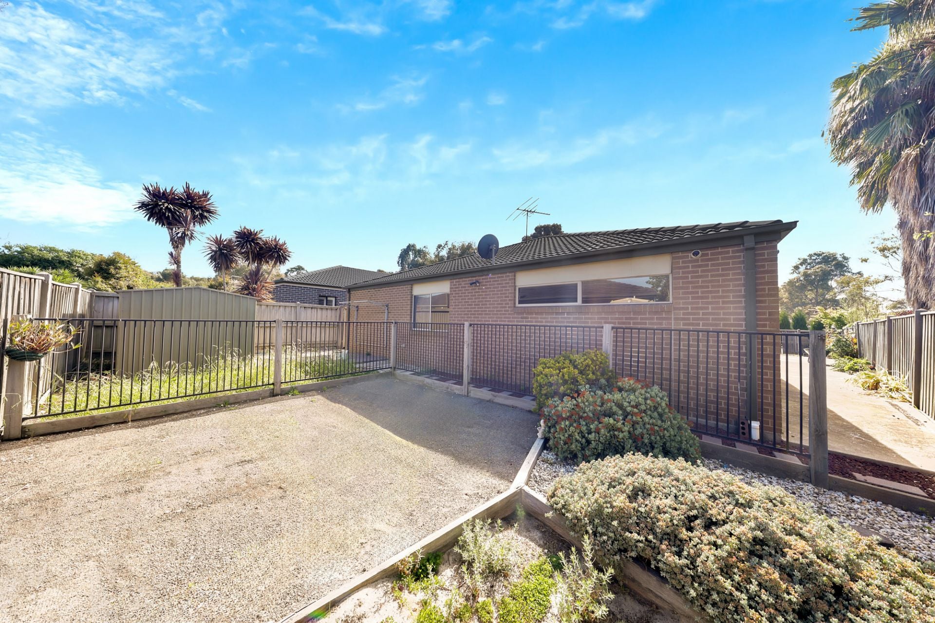 A Spacious Family Haven with Excellent Side Access!
