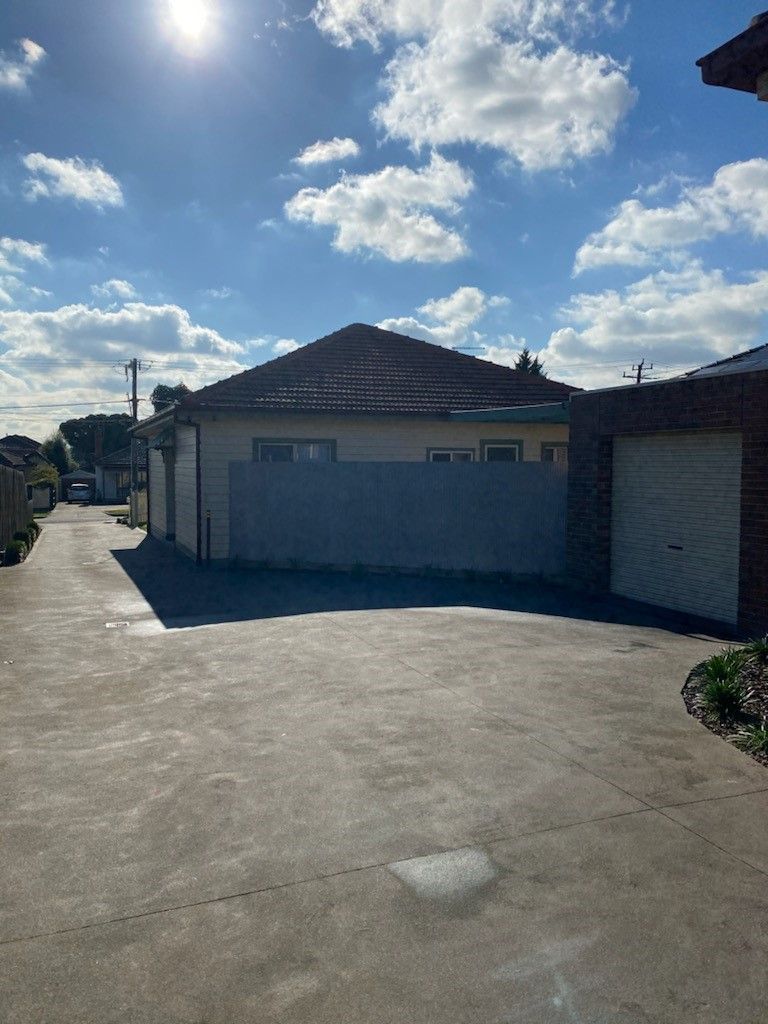 LOW MAINTENANCE 2 BEDROOM HOME!