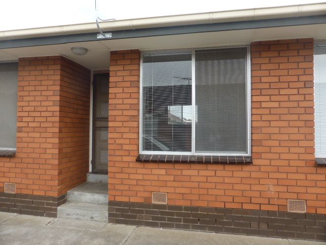 RENOVATED WONDER IN PRIME LOCATION!!