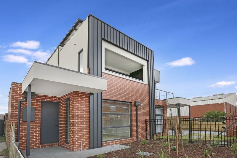 2/215 Separation Street, Northcote