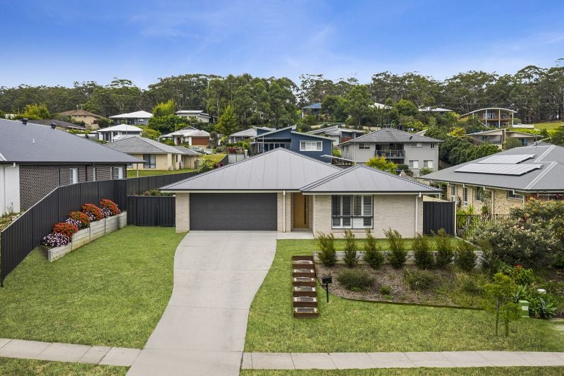 Beautiful Single-Level Home in Sought-After Valla Beach Location