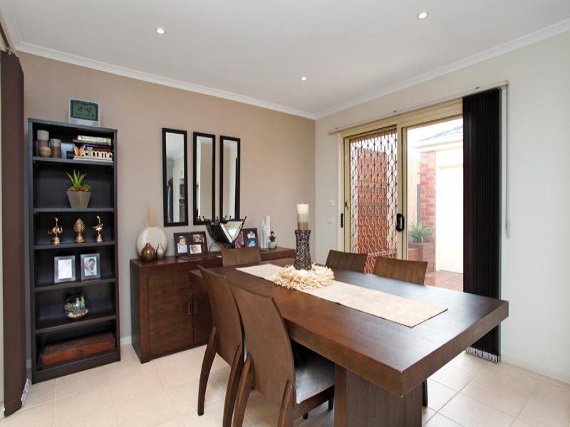 25 Klippel Way, Caroline Springs - Thumbnail 5