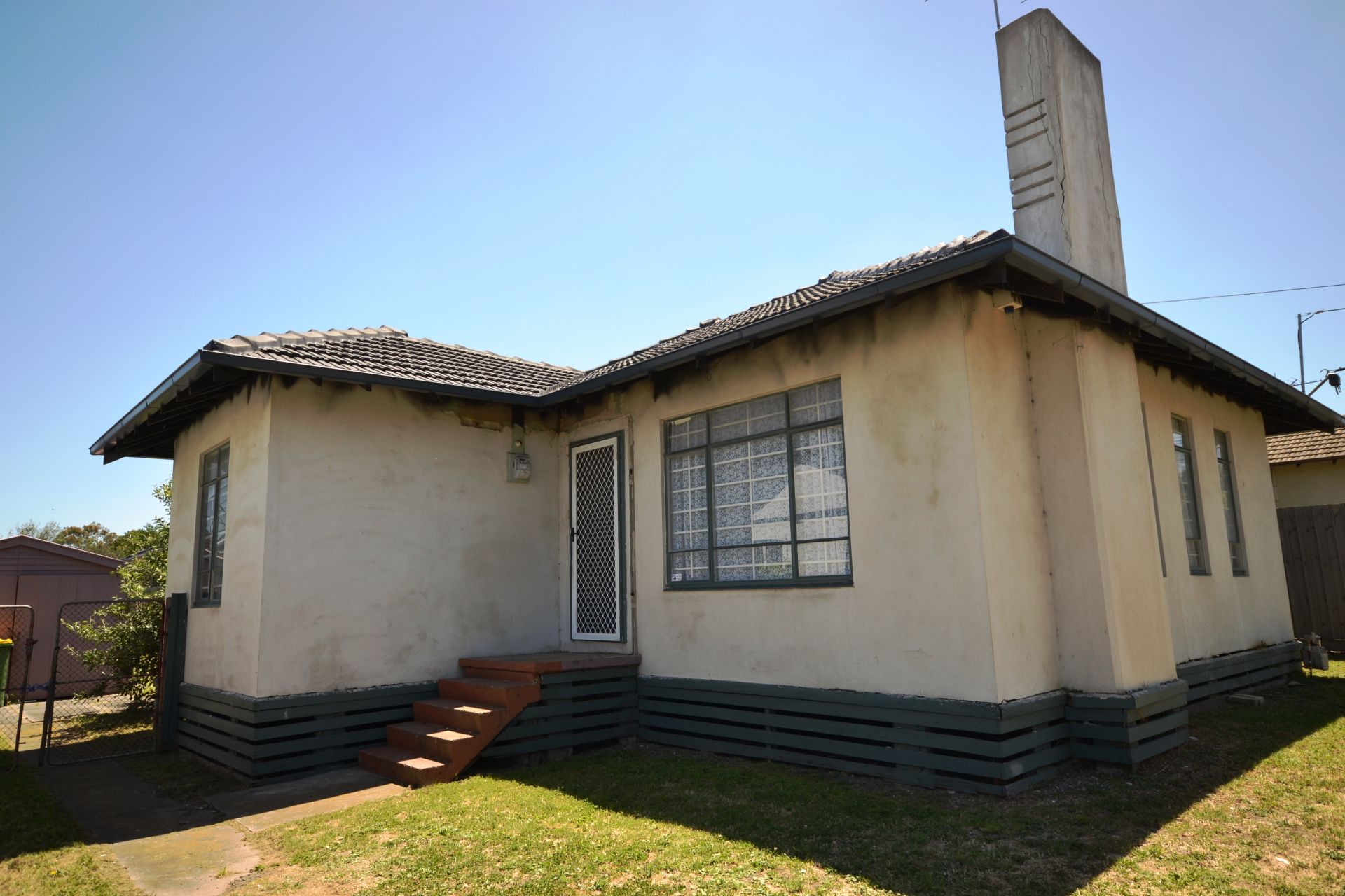GREAT LOCATION GREAT HOME