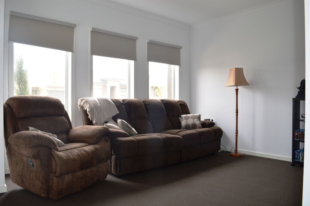 YOUNG & LIGHT FILLED TOWN HOUSE!   *Inspect: Sat 19th Sept @ 10:45am & Thu 24th Sept @ 4:40pm*