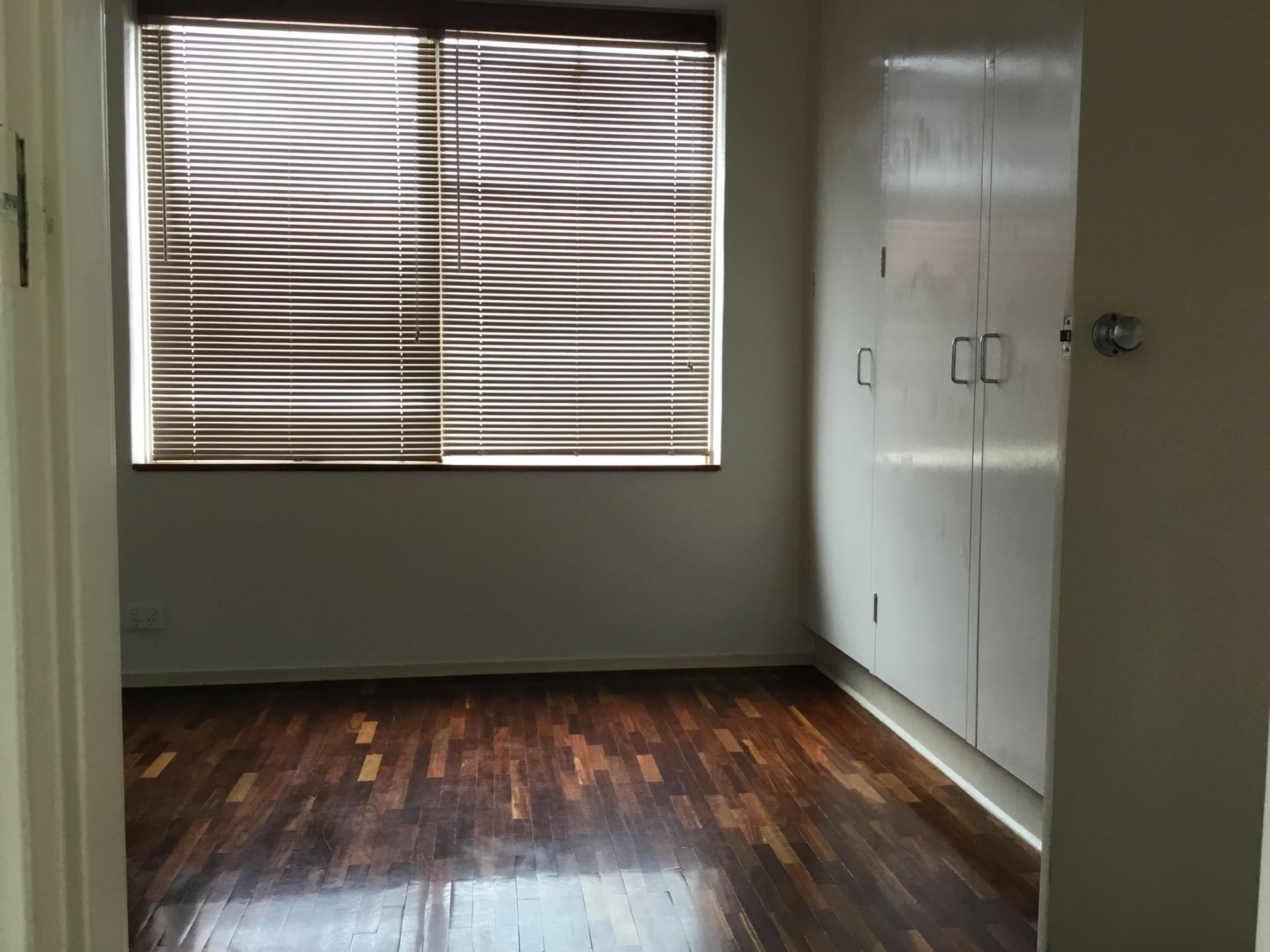 Refurbished Apartment, High St At Your Doorstep