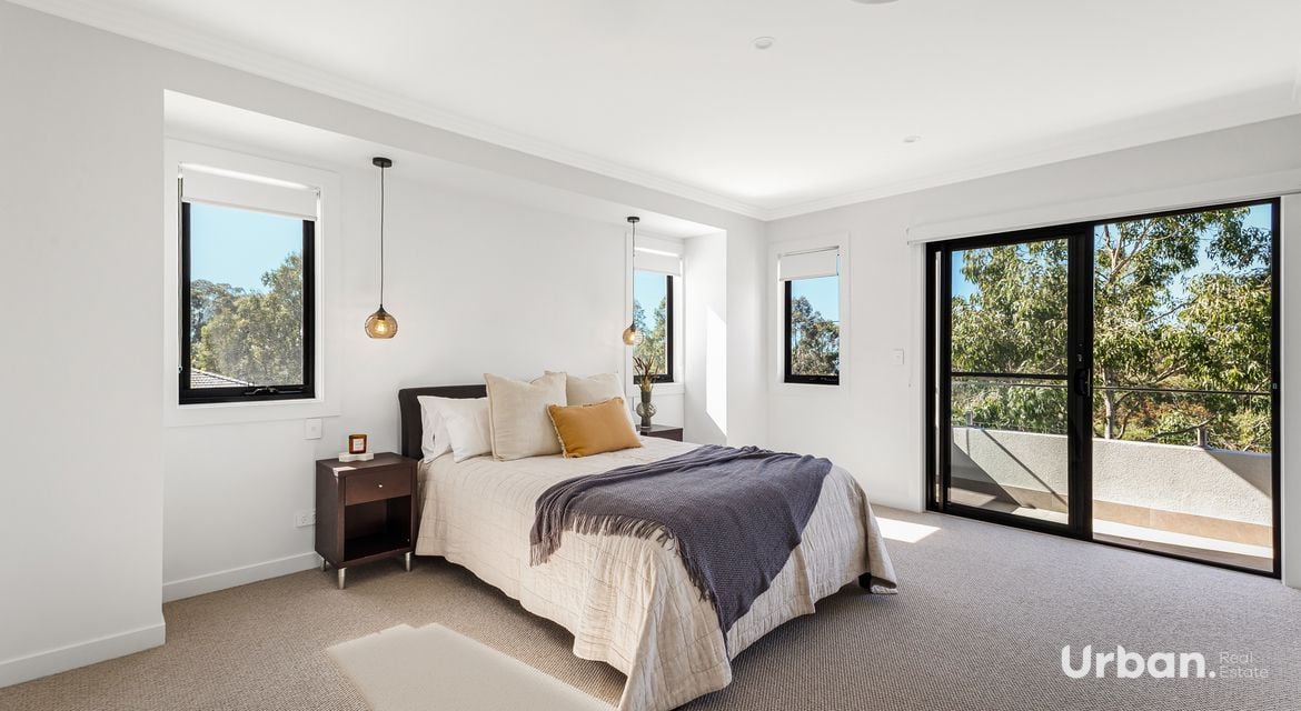 Colebee 1 Woodhall Close