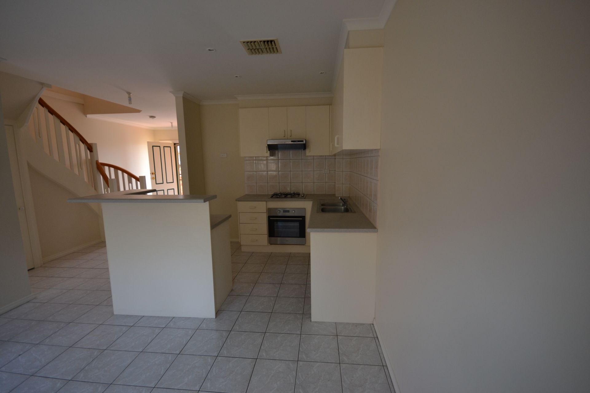 WITHIN WALKING DISTANCE TO SHOPS, TRAIN & BUS