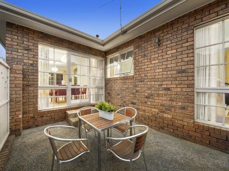 1/12 Omar Street, Caulfield South