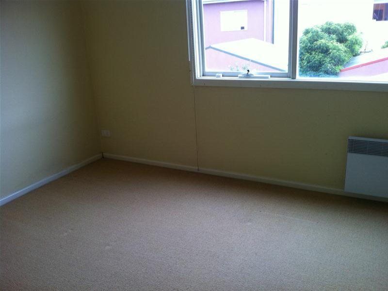Near New 2 Bedroom Townhouse in Great Location
