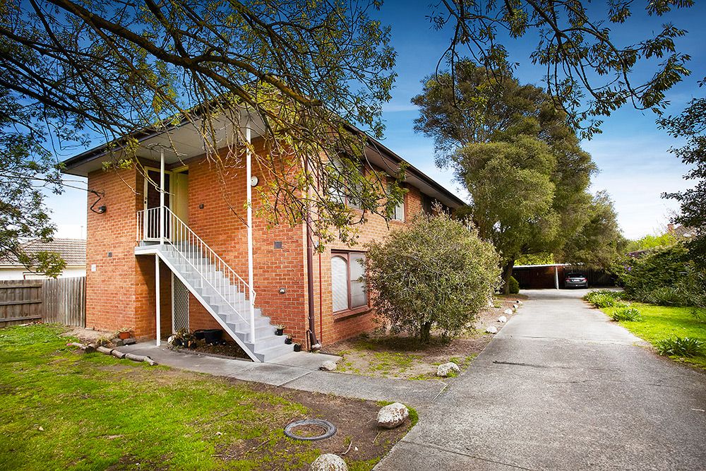 Close to Chadstone Shopping Centre!