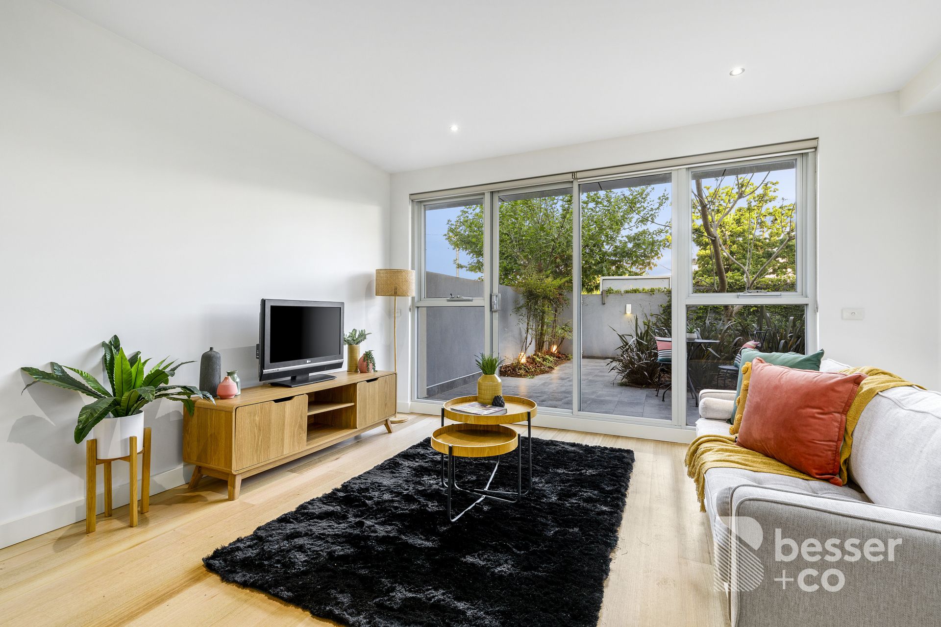 2/462 Hawthorn Road, Caulfield South - Thumbnail 3