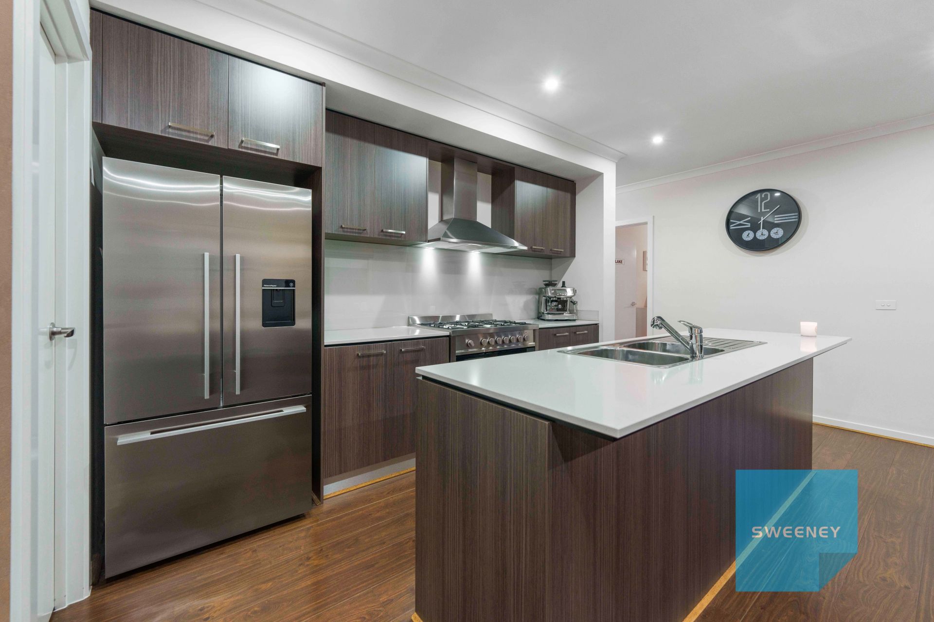 28 Springlands Crescent, Fraser Rise - Thumbnail 4