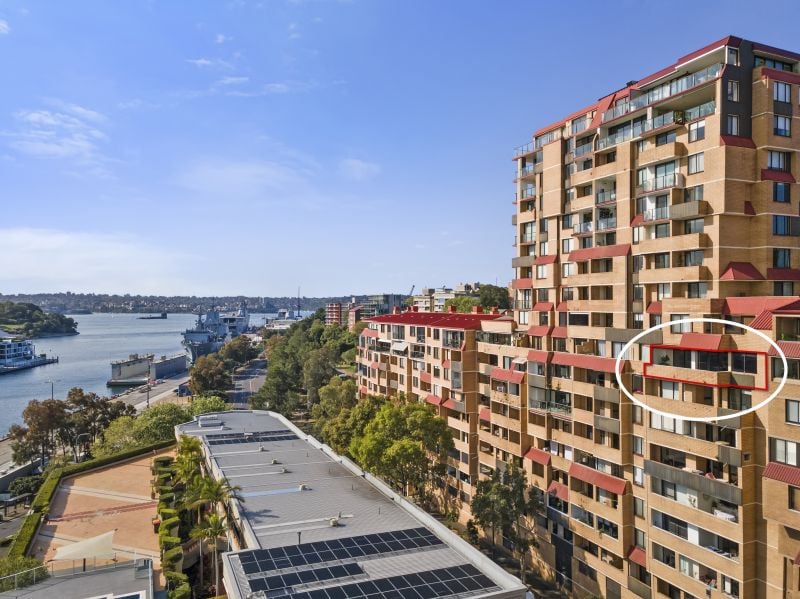 UNINTERRUPTED 180 DEGREE HARBOUR AND CITY VIEWS