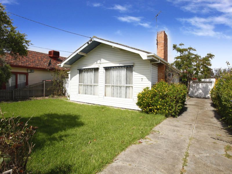 7 McIntosh Road, Altona North - Thumbnail 2