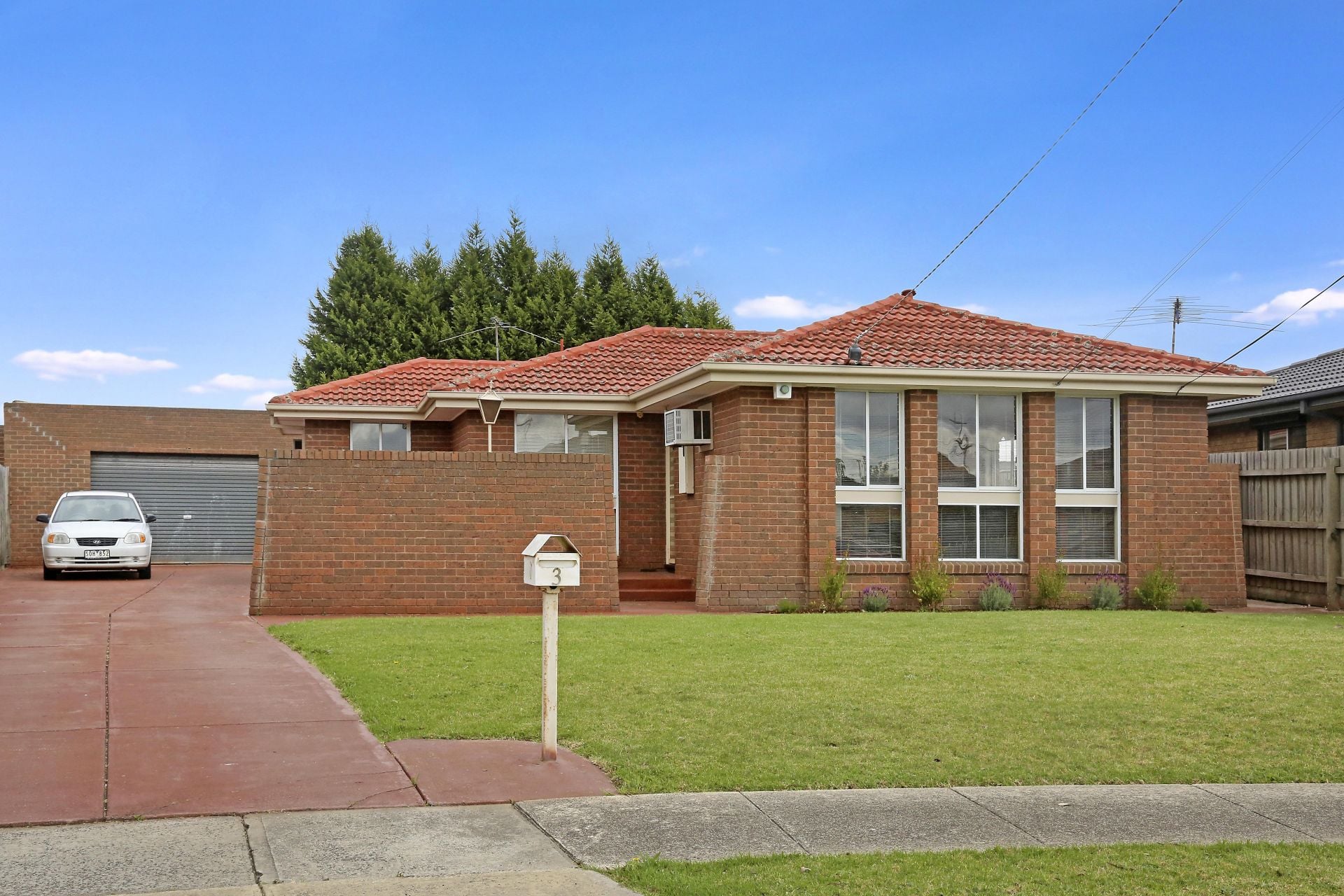 Real Estate For Sale 3 Cumberland Crescent Thomastown , VIC