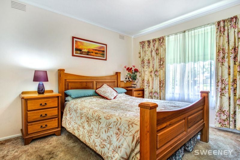 134 Grieve Parade, Altona - Thumbnail 4