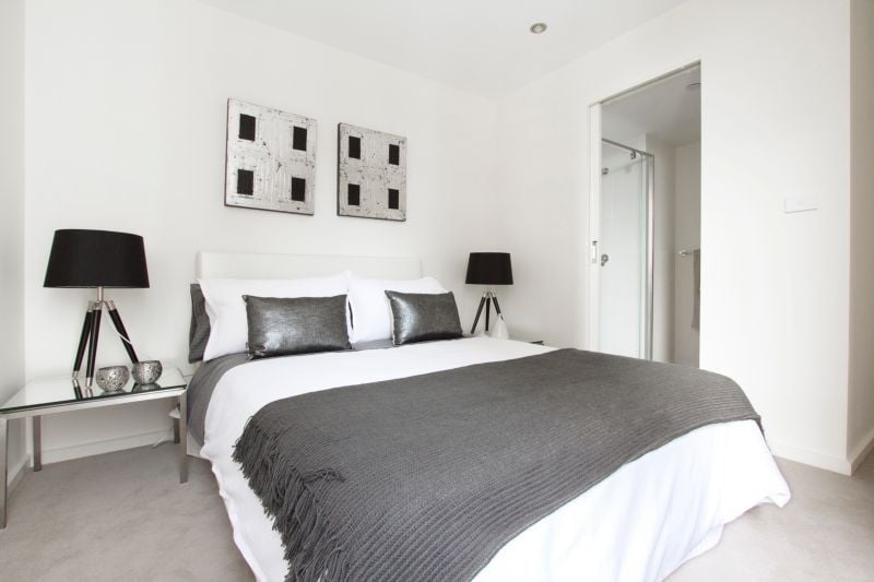 2406/8 Exploration Lane MELBOURNE VIC, Melbourne - Thumbnail 2