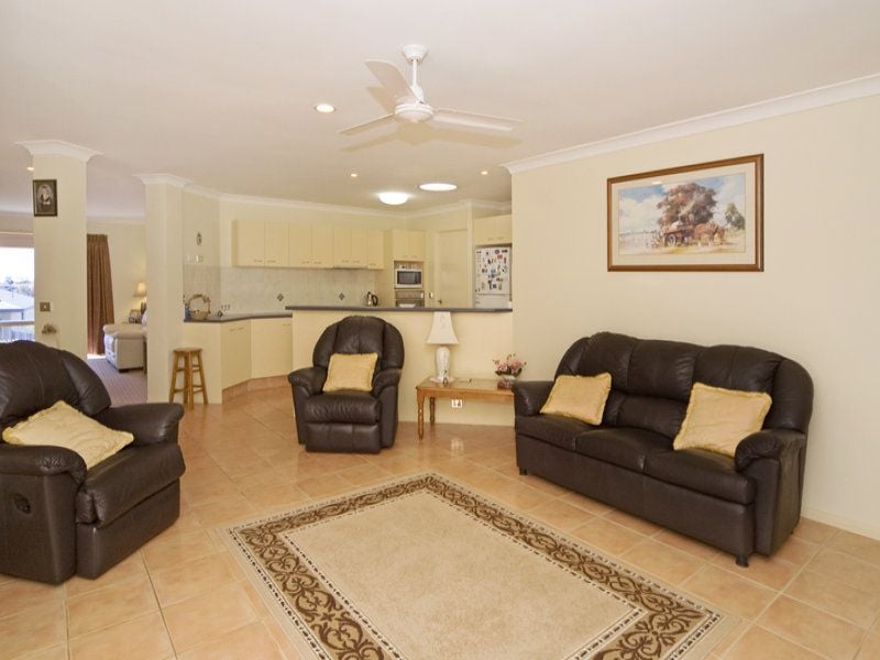 12 TYRONE Terrace, BANORA POINT, Banora Point - Thumbnail 5