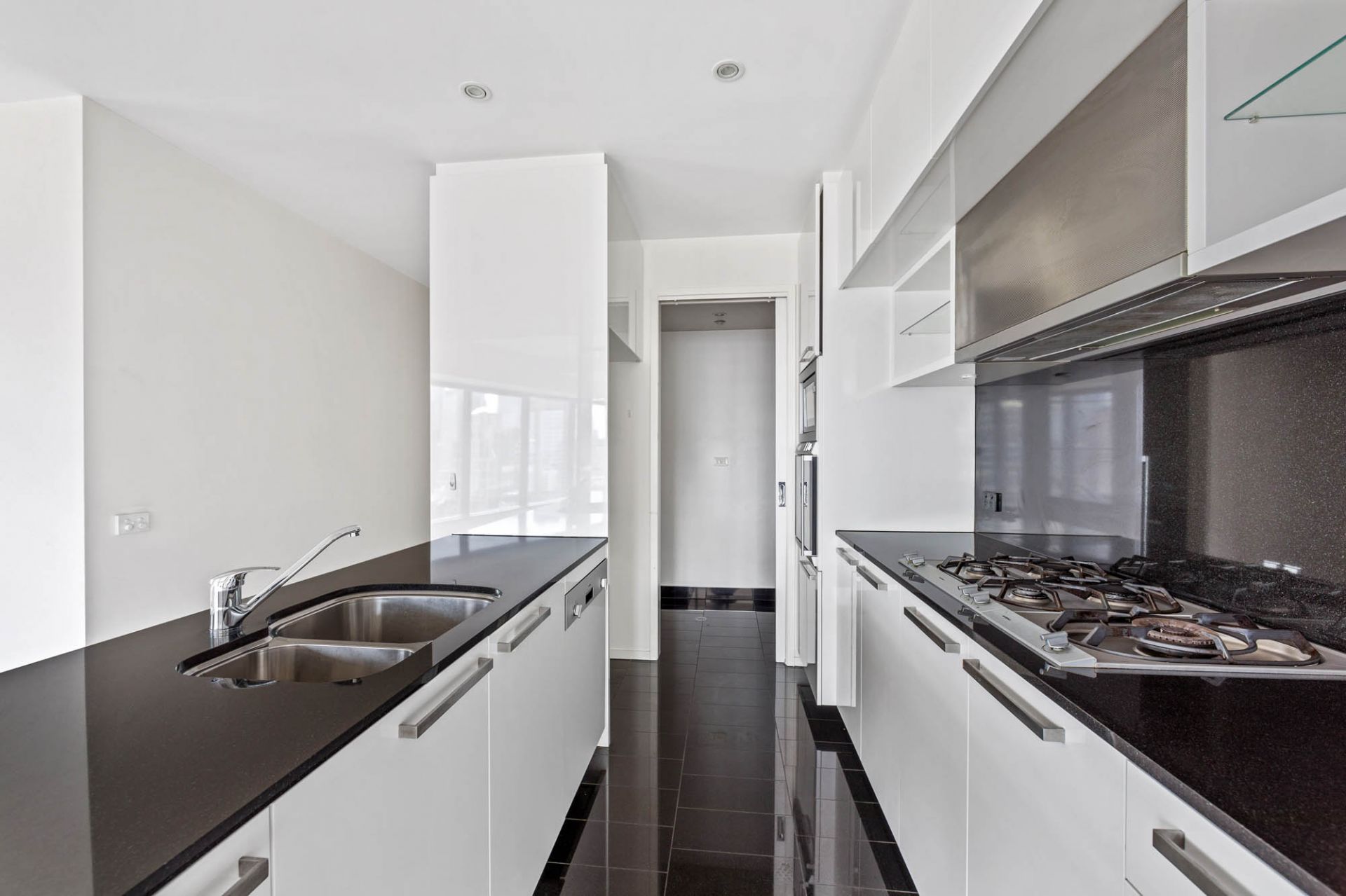 3007/7 Riverside Quay, Southbank - Thumbnail 4